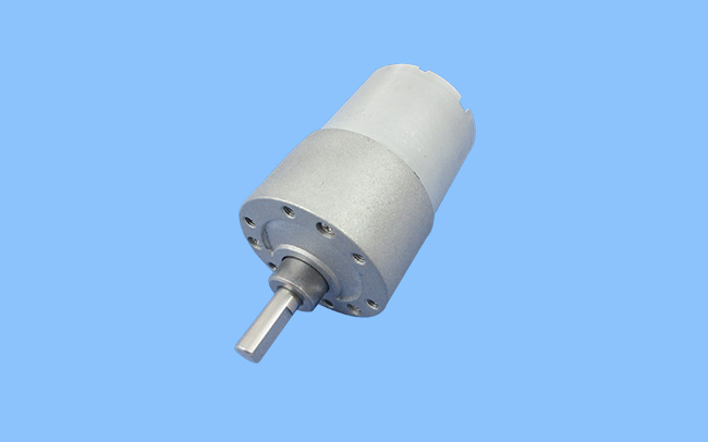 減速電機進行定期檢修 減速電機進行定期檢修